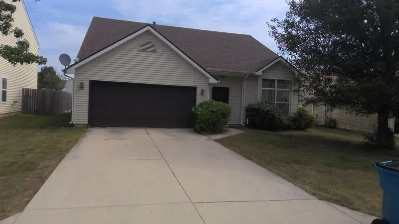 Property photo: 7227 ROB ROY RD