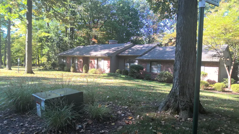 Property photo: 7325 CLIFTGATE DR