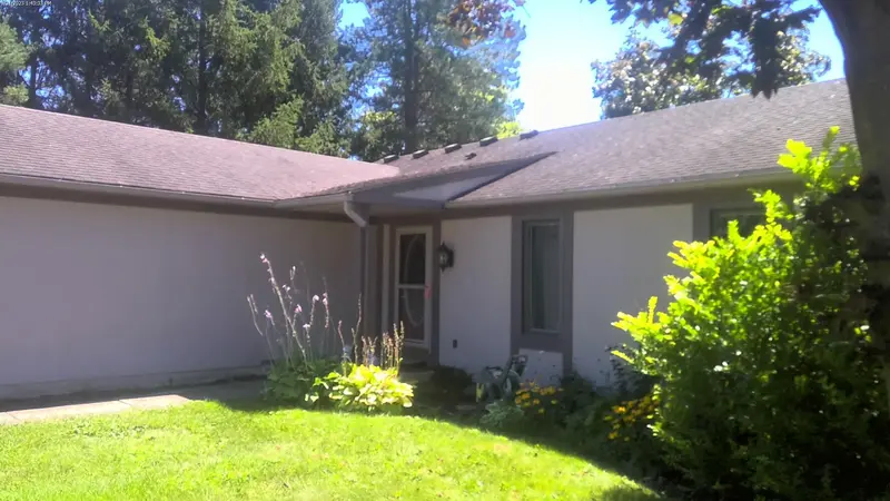 Property photo: 8621 BREAKWATER DR