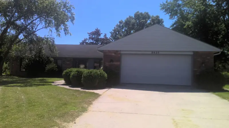 Property photo: 8625 BREAKWATER DR