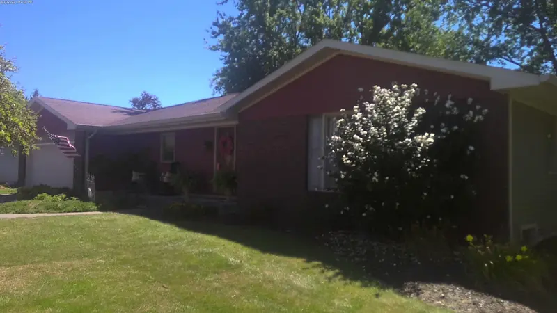 Property photo: 8633 BREAKWATER DR