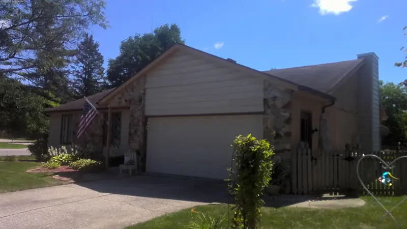 Property photo: 8701 VOYAGER DR