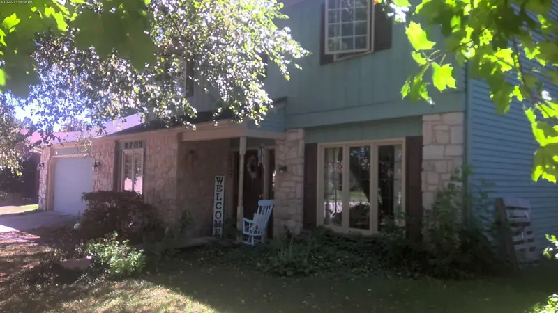 Property photo: 8705 BREAKWATER DR