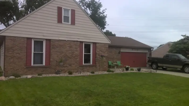 Property photo: 8712 VOYAGER DR