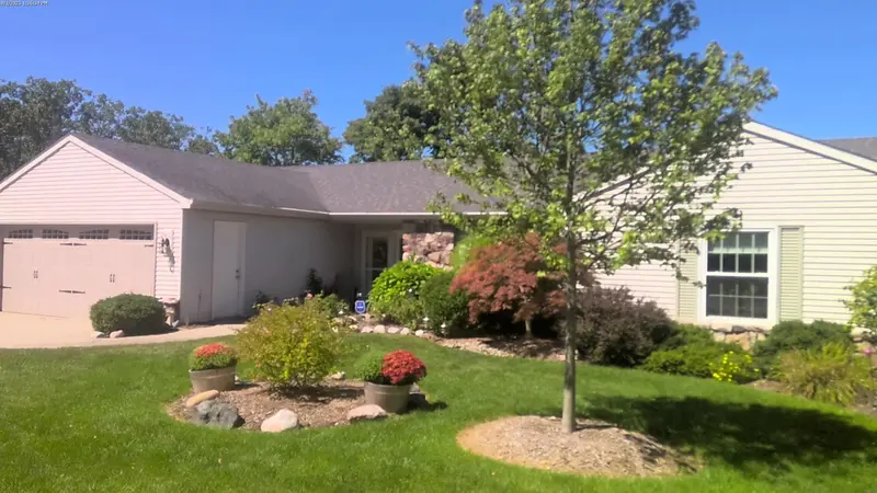 Property photo: 8724 WOODSTREAM DR