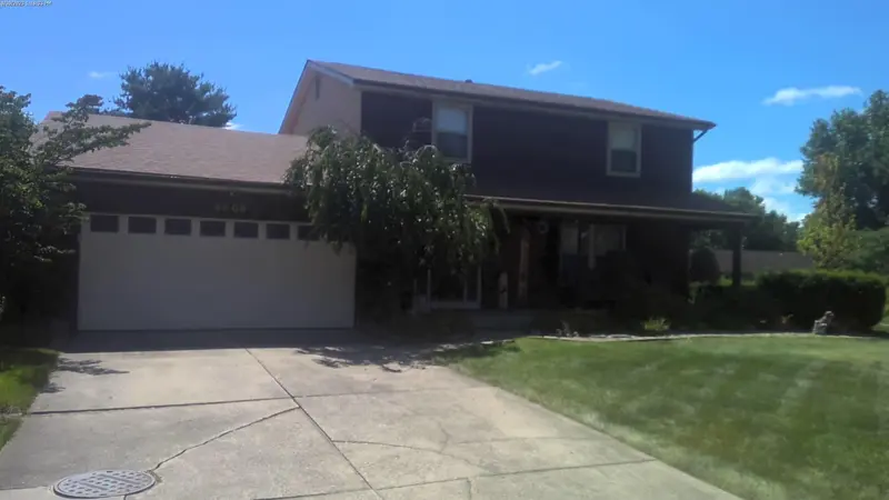 Property photo: 8809 VOYAGER DR