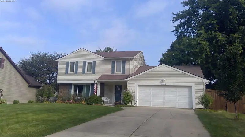 Property photo: 8820 VOYAGER DR