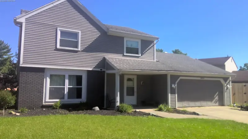 Property photo: 8824 BREAKWATER DR