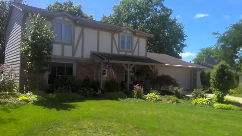 Property photo: 8825 VOYAGER DR