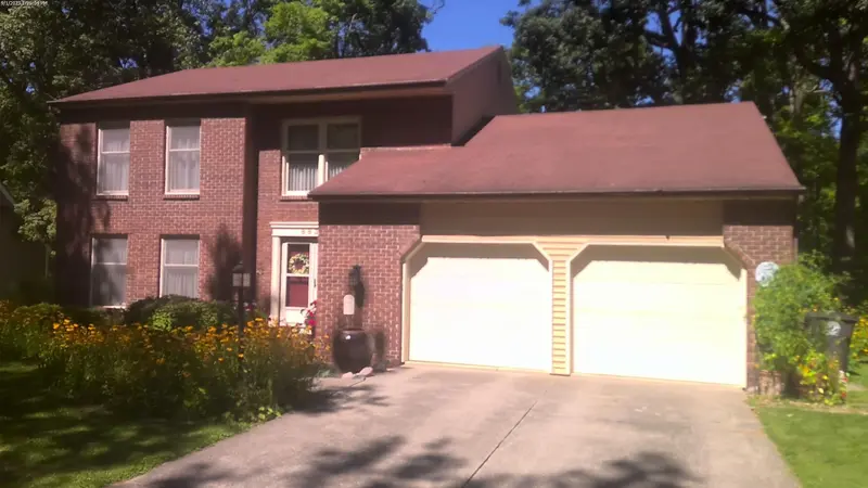 Property photo: 8832 WOODSTREAM DR