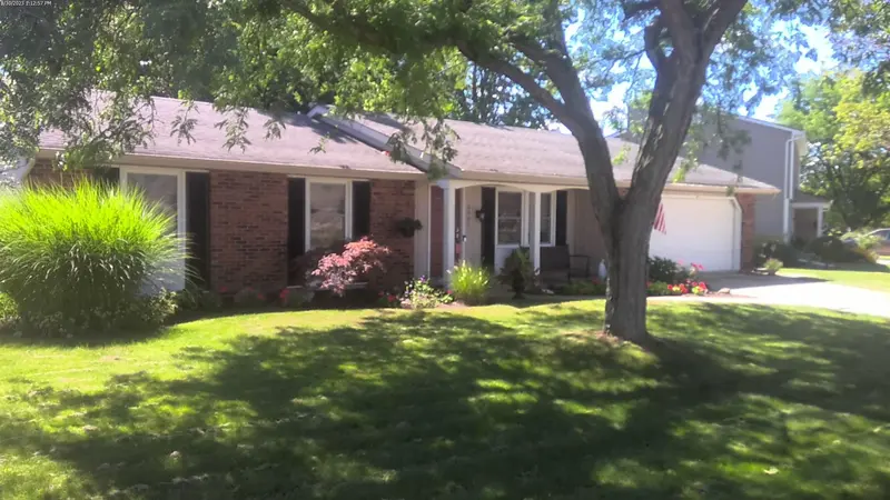 Property photo: 8901 VOYAGER DR