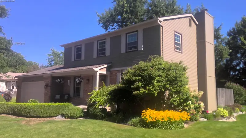 Property photo: 8906 BREAKWATER DR