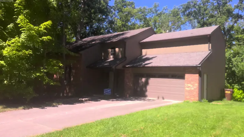 Property photo: 8926 WOODSTREAM DR