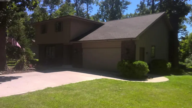 Property photo: 8935 WOODSTREAM DR