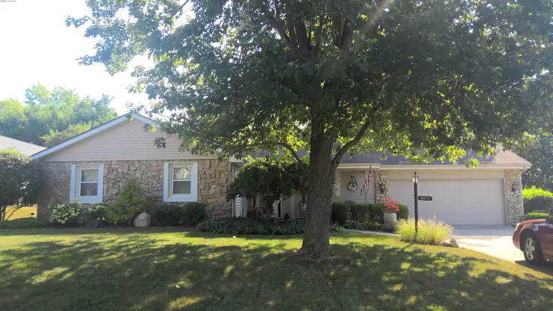 Property photo: 9017 SEA WIND PL