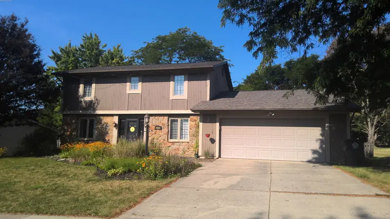 Property photo: 9020 SEA WIND PL