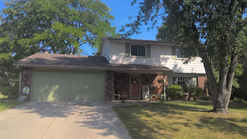 Property photo: 9132 SEA WIND PL