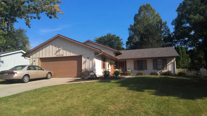 Property photo: 9206 CRYSTAL SPRING DR