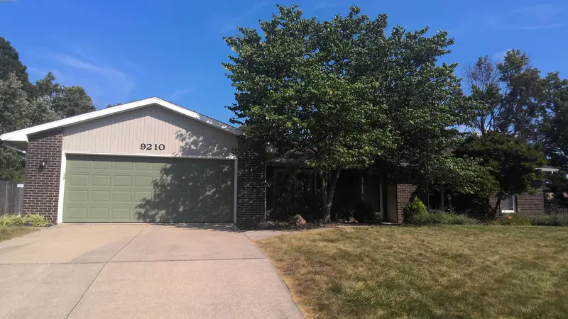 Property photo: 9210 SEA WIND PL