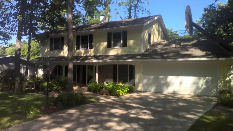 Property photo: 9212 BARBARA LN