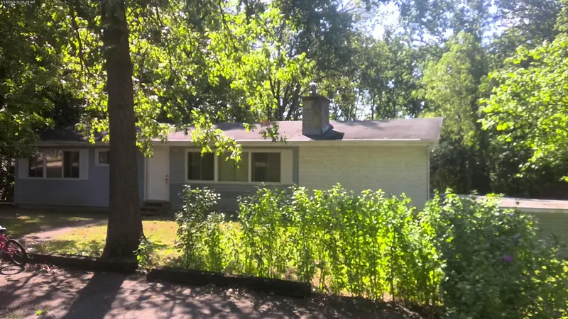 Property photo: 9219 BARBARA LN