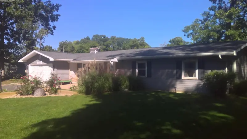 Property photo: 9222 BARBARA LN