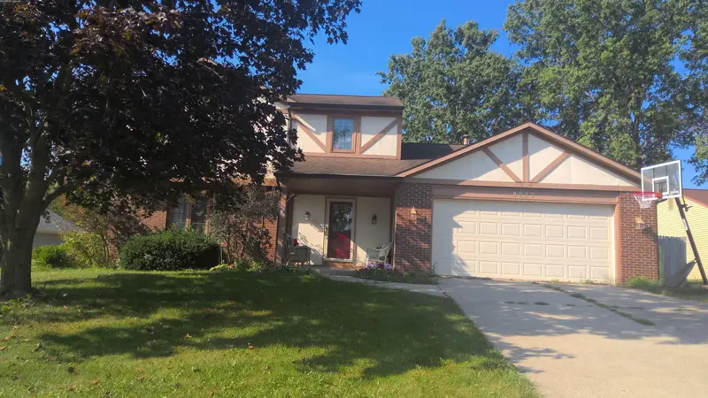 Property photo: 9237 SOARING HILL PL