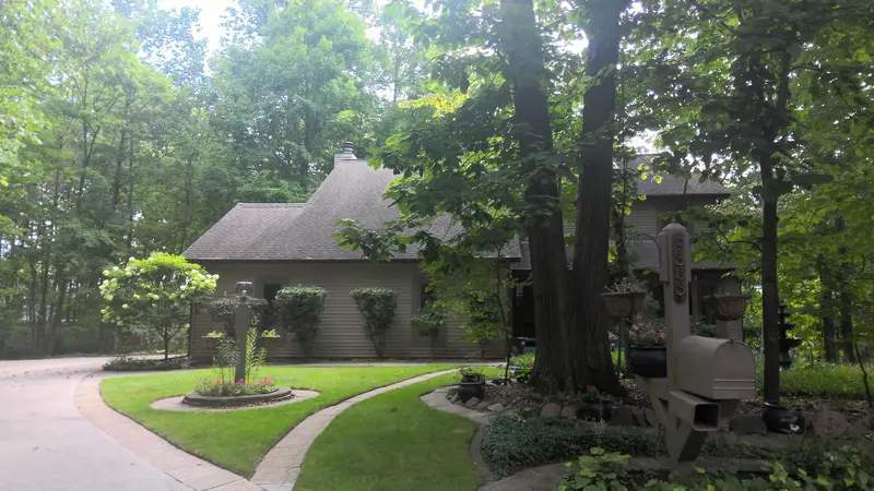 Property photo: 9303 SKYHILL DR