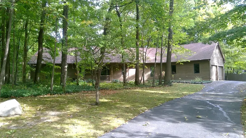Property photo: 9308 SKYHILL DR