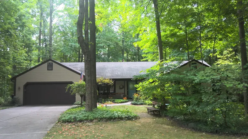 Property photo: 9325 SKYHILL DR