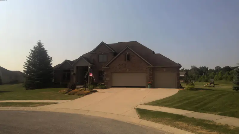 Property photo: 9335 TWIN LEAF CT