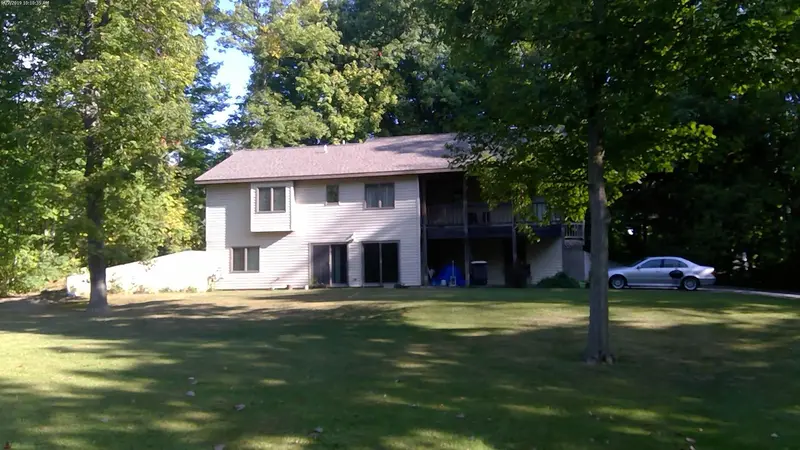 Property photo: 9348 MANOR WOODS RD