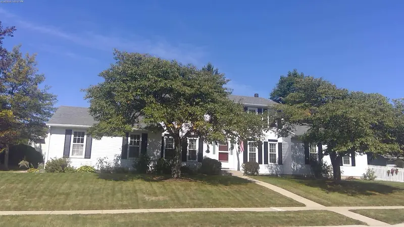 Property photo: 9402 CRYSTAL SPRING DR