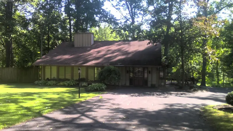 Property photo: 9413 CRESTRIDGE DR