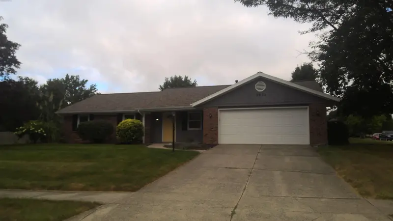 Property photo: 9422 CRYSTAL SPRING DR