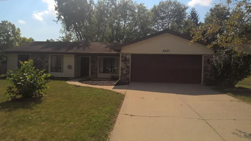 Property photo: 9427 WOODSTREAM DR