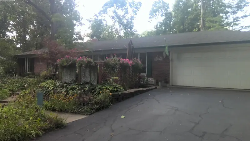 Property photo: 9432 CRESTRIDGE DR