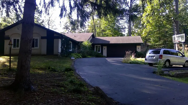 Property photo: 9433 MARYDALE LN