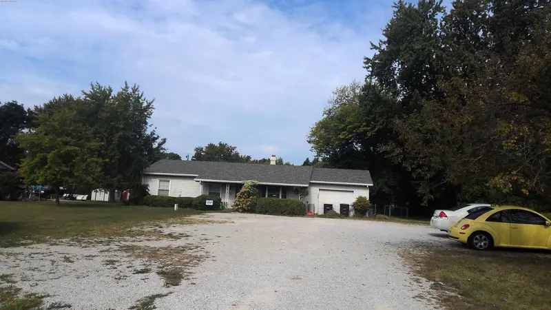 Property photo: 9436 US HIGHWAY 24 W