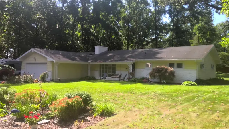 Property photo: 9440 CRESTRIDGE DR