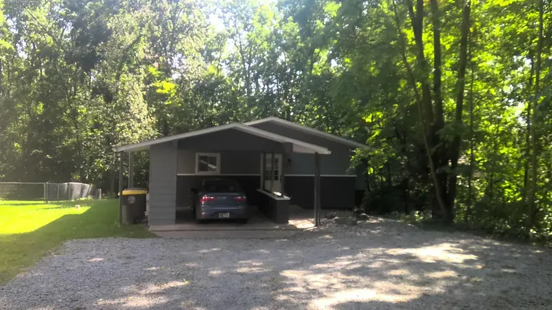 Property photo: 9449 CRESTRIDGE DR