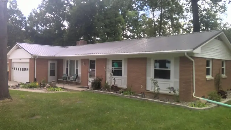 Property photo: 9517 MANOR WOODS RD