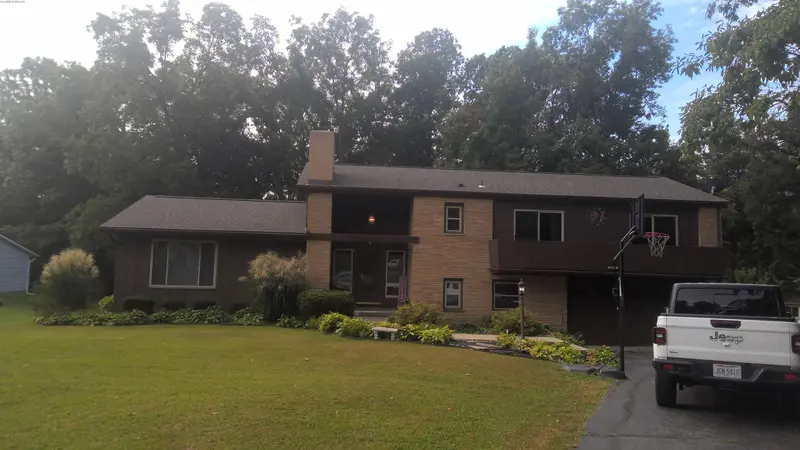 Property photo: 9517 SARATOGA RD