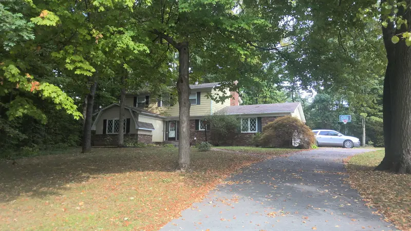 Property photo: 9518 SARATOGA RD