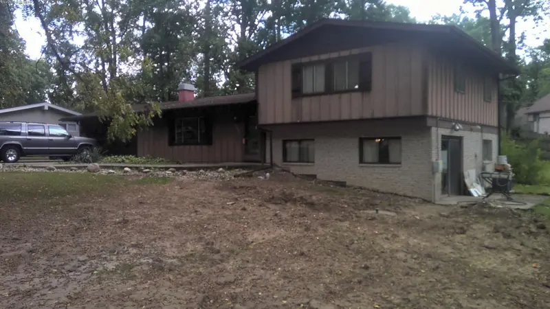 Property photo: 9541 MANOR WOODS RD
