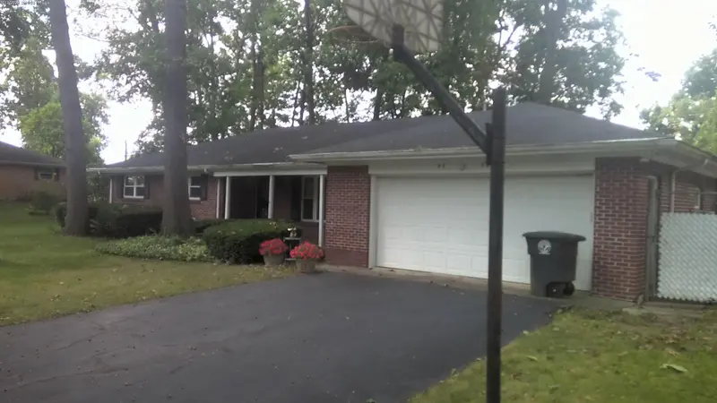 Property photo: 9556 MANOR WOODS RD