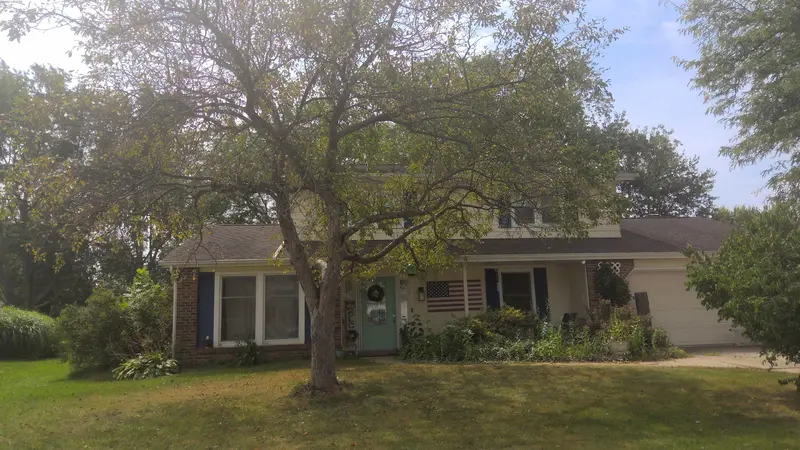 Property photo: 9609 CREEK BED PL