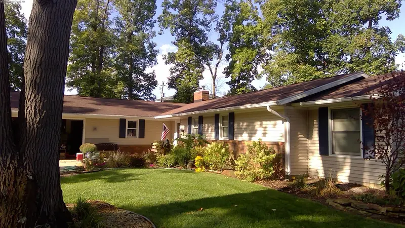 Property photo: 9622 MANOR WOODS RD