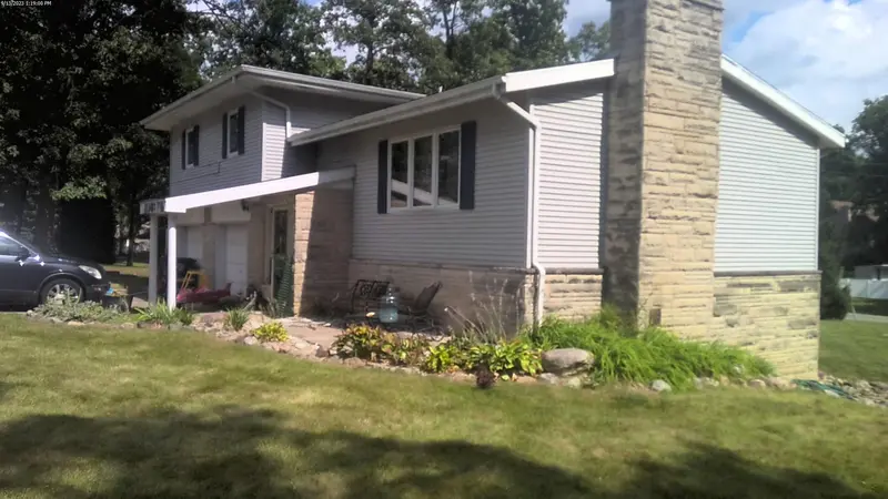 Property photo: 9623 MANOR WOODS RD