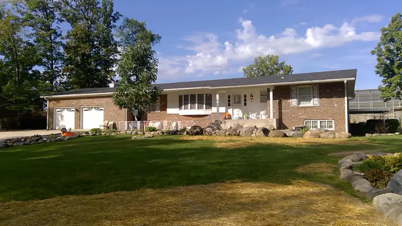 Property photo: 9628 MANOR WOODS RD